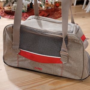 Kurgo small dog/ pet carrier.